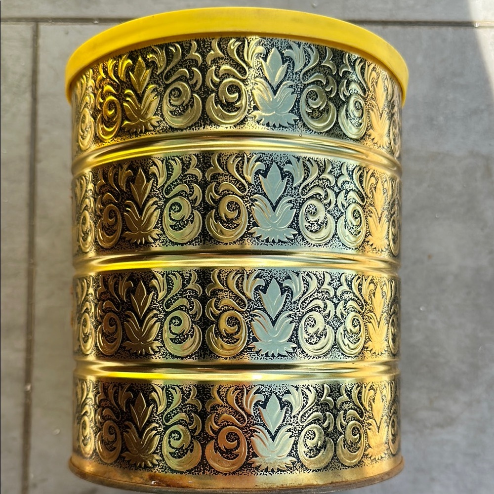 Very old and rate Vintage Gold and Black Folgers coffee Decorative Tin